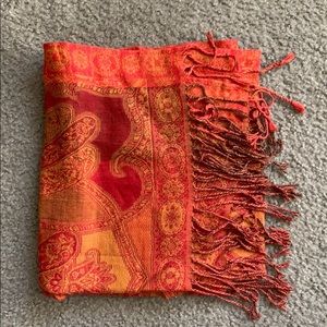 Women’s warm toned scarf